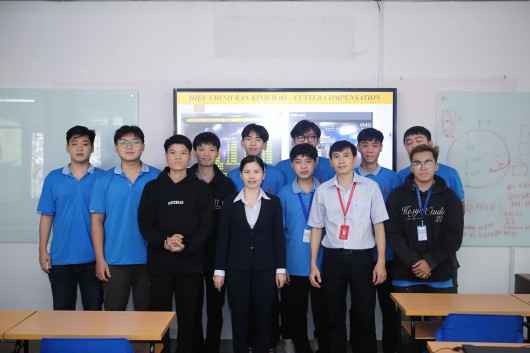 CHUYÊN GIA DOANH NGHIỆP GIẢNG DẠY VỀ CÔNG NGHỆ CAD/CAM – CNC