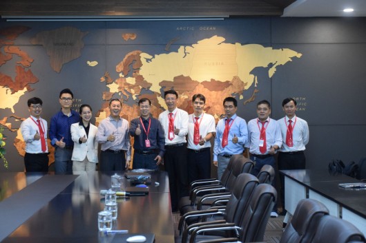 Hợp tác nghiên cứu khoa học và đào tạo nguồn nhân lực kỹ sư chất lượng cao .