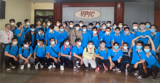 SINH VIÊN NGÀNH CÔNG NGHỆ CHẾ TẠO MÁY THAM QUAN THỰC TẾ DOANH NGHIỆP