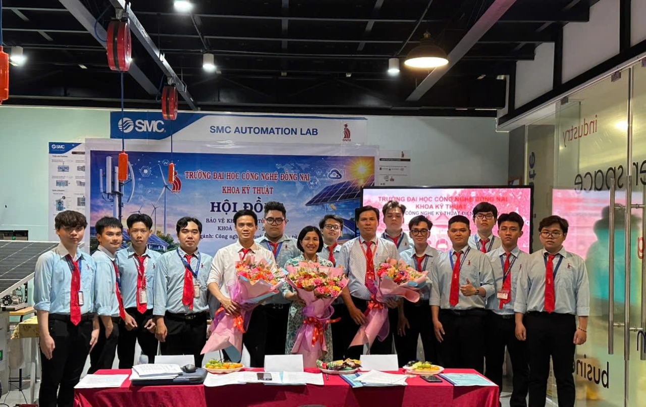 BẢO VỆ KHÓA LUẬN TỐT NGHIỆP KHÓA 17 Ngành Công nghệ Kỹ thuật Điện – Điện tử